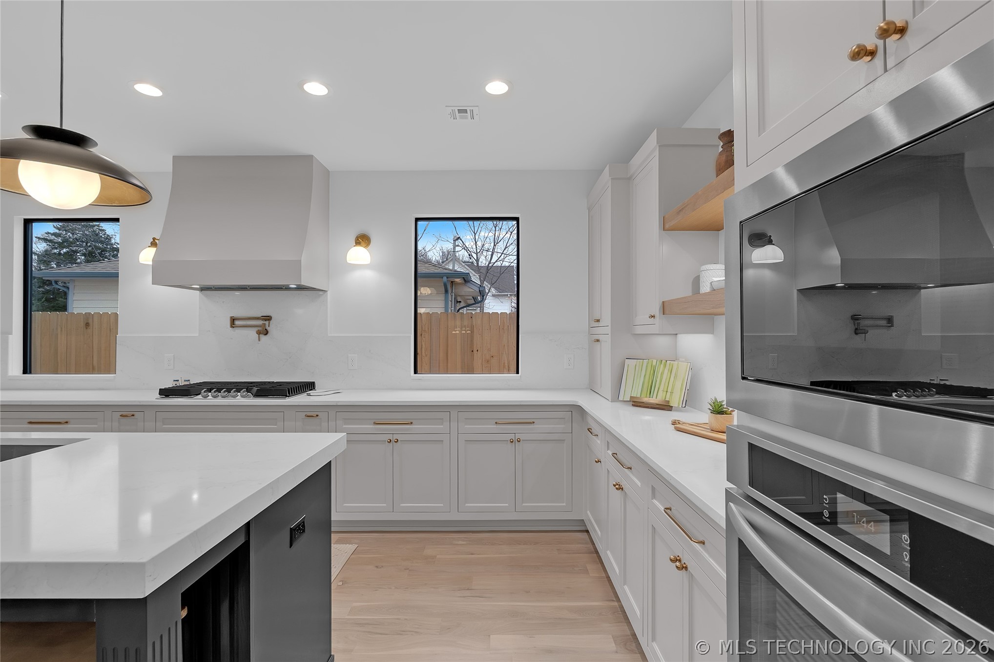 515 W El Paso Street