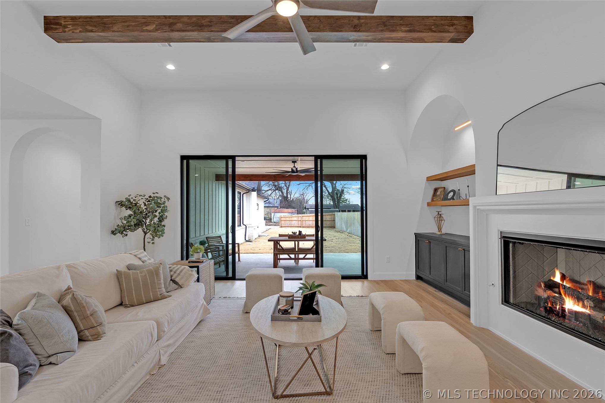 515 W El Paso Street