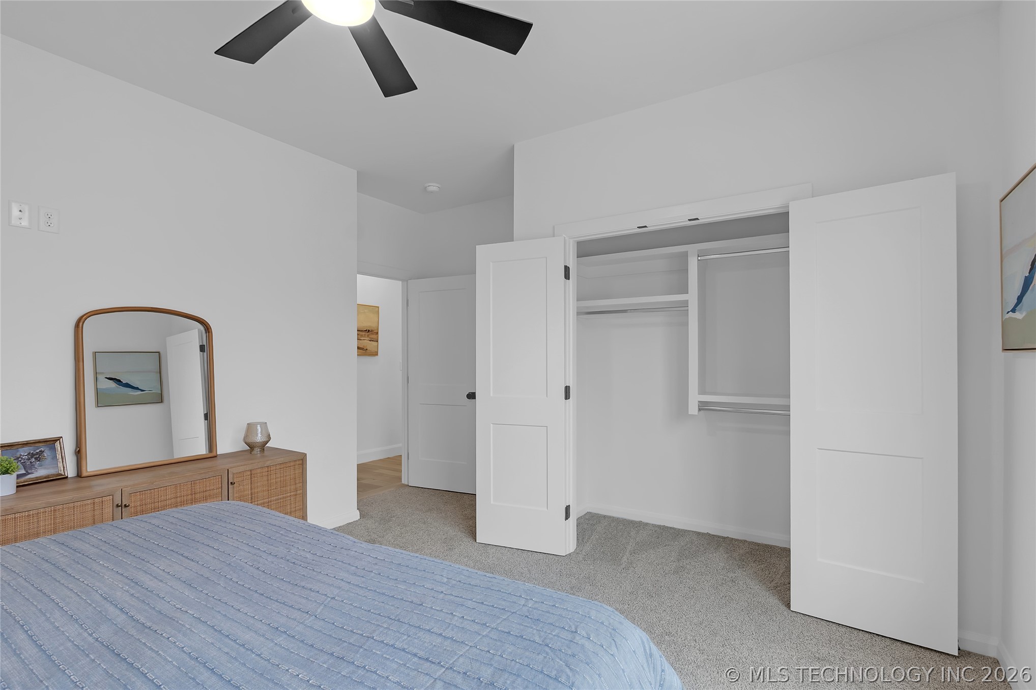 515 W El Paso Street