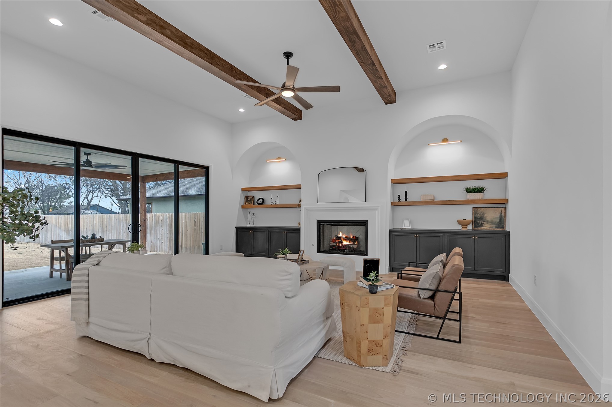 515 W El Paso Street