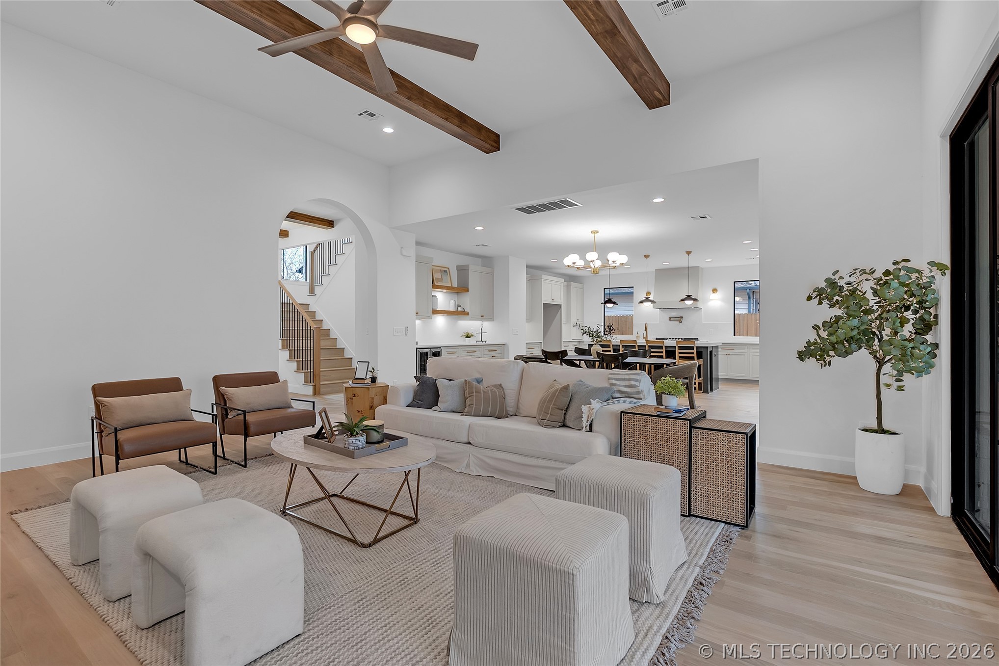 515 W El Paso Street