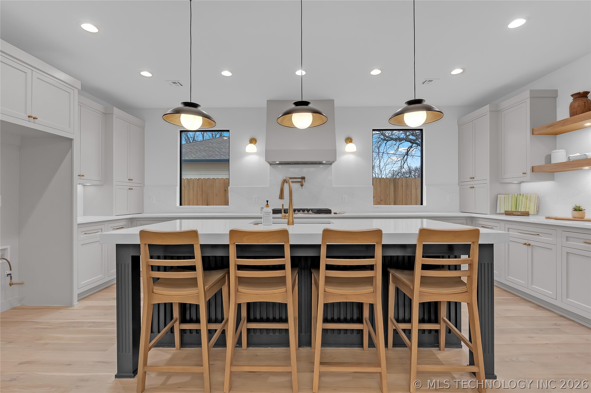 515 W El Paso Street