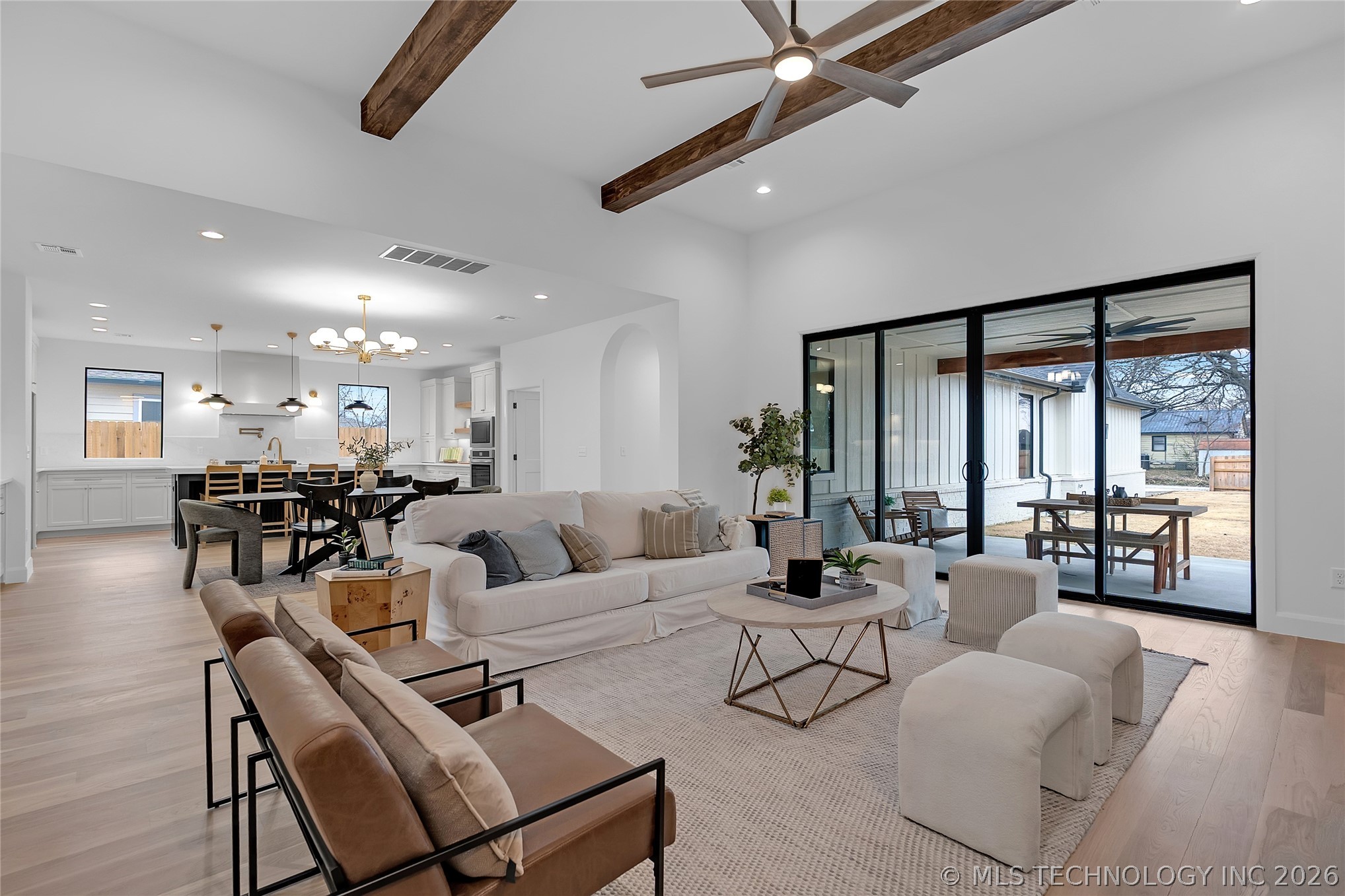 515 W El Paso Street