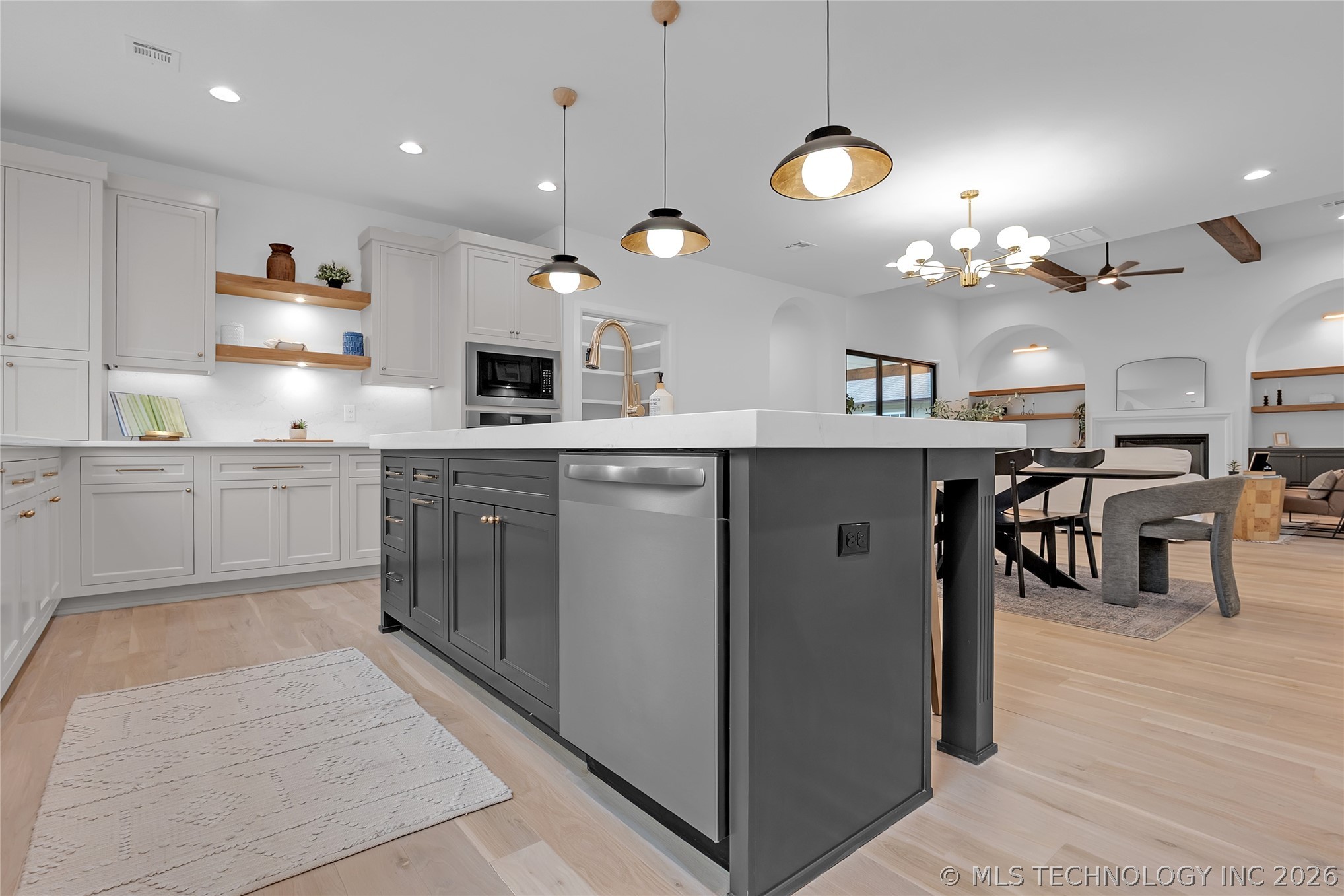 515 W El Paso Street