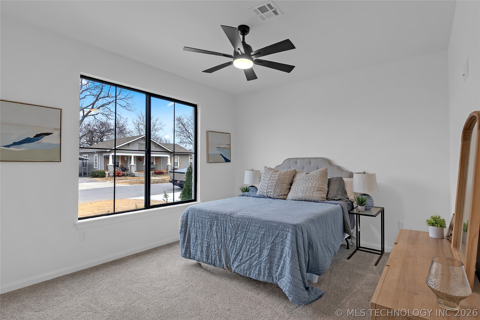 515 W El Paso Street