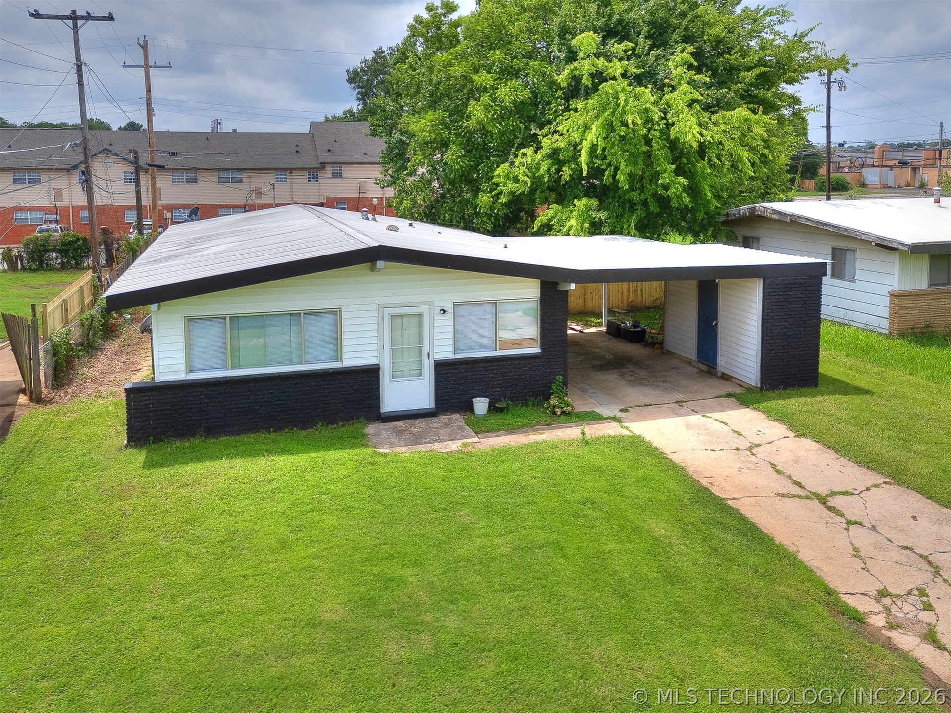 905 S 30th
