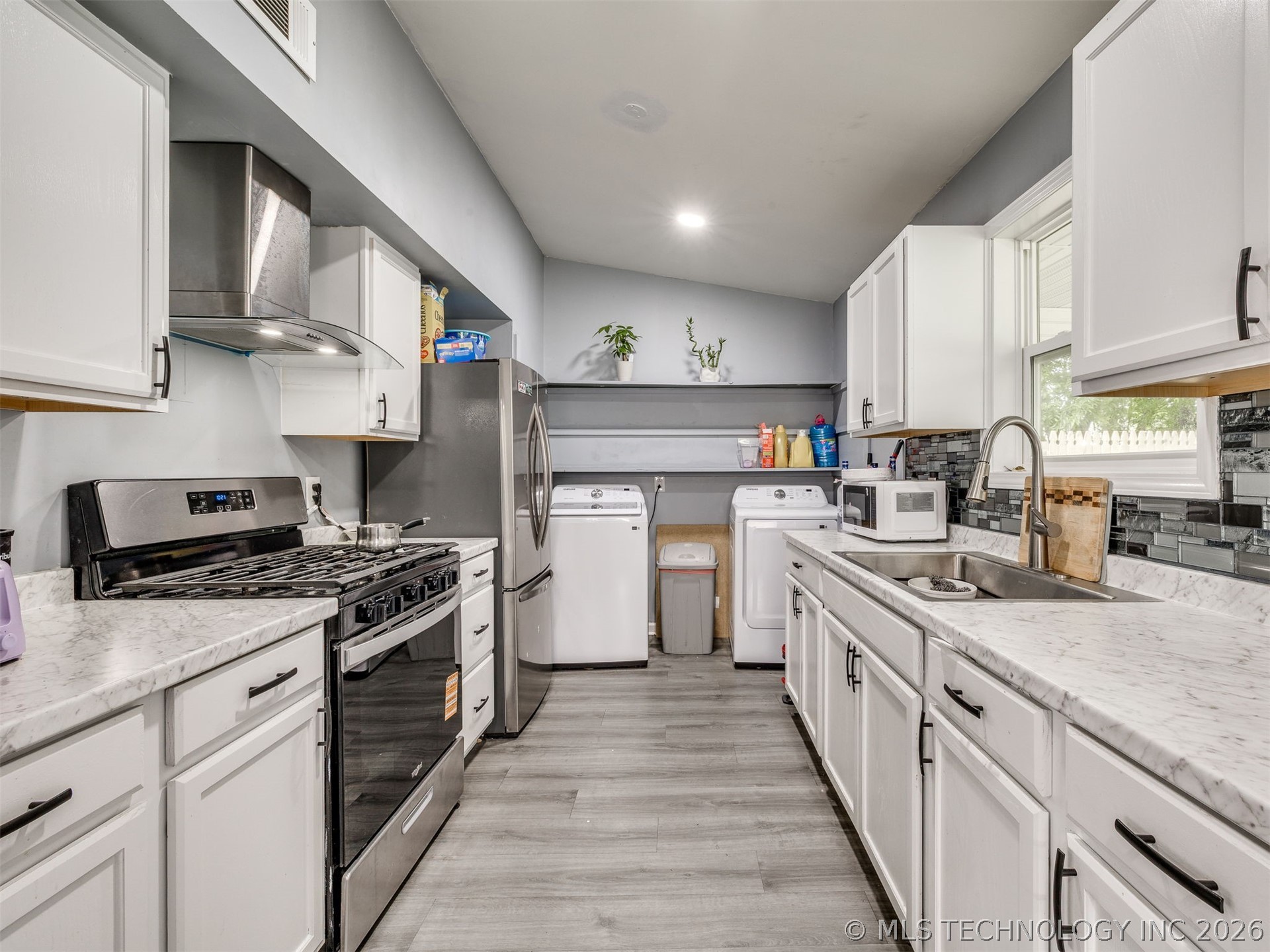 905 S 30th