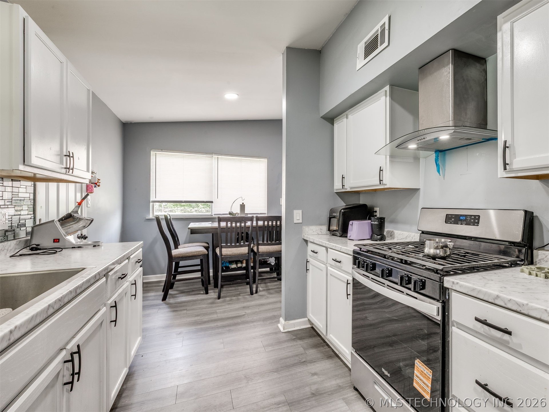 905 S 30th
