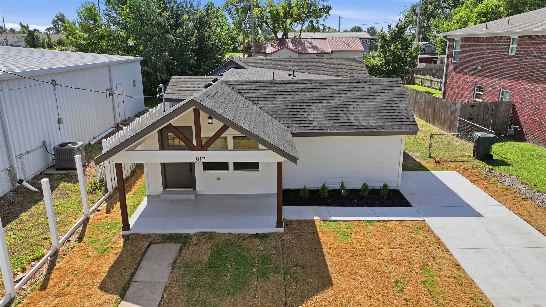 302 S Weenonah Avenue