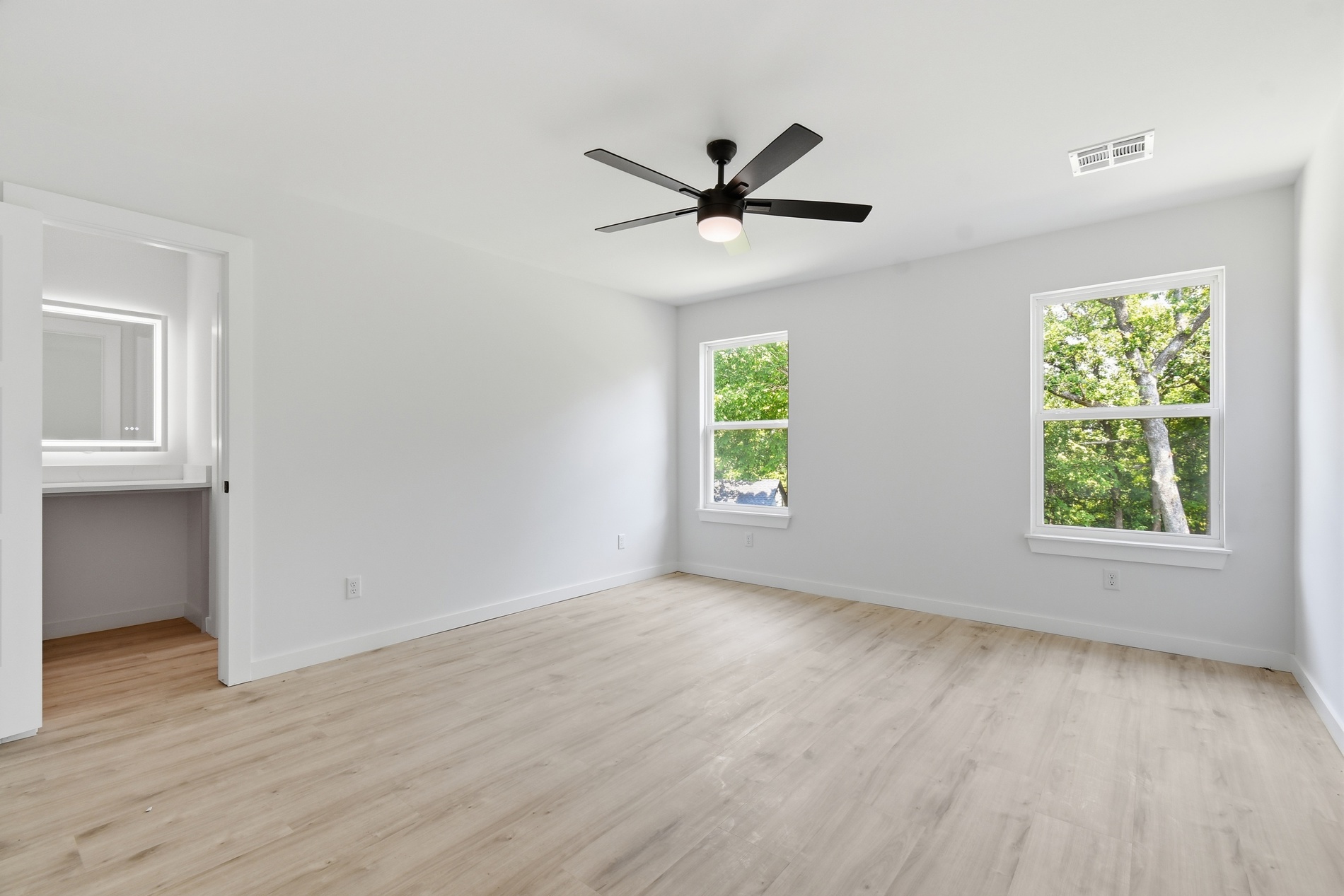 4001 Rolling Oaks Drive
