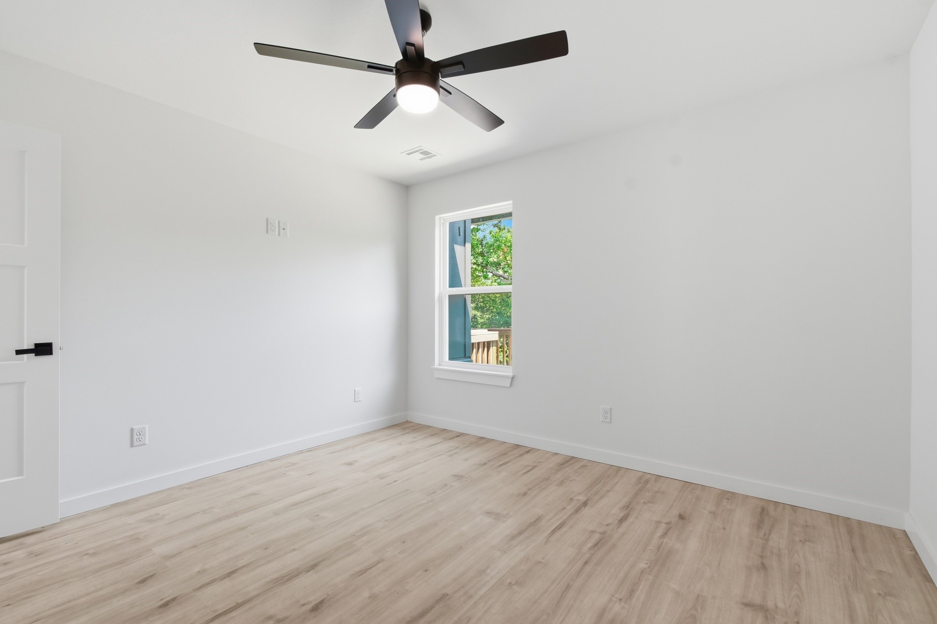 4001 Rolling Oaks Drive