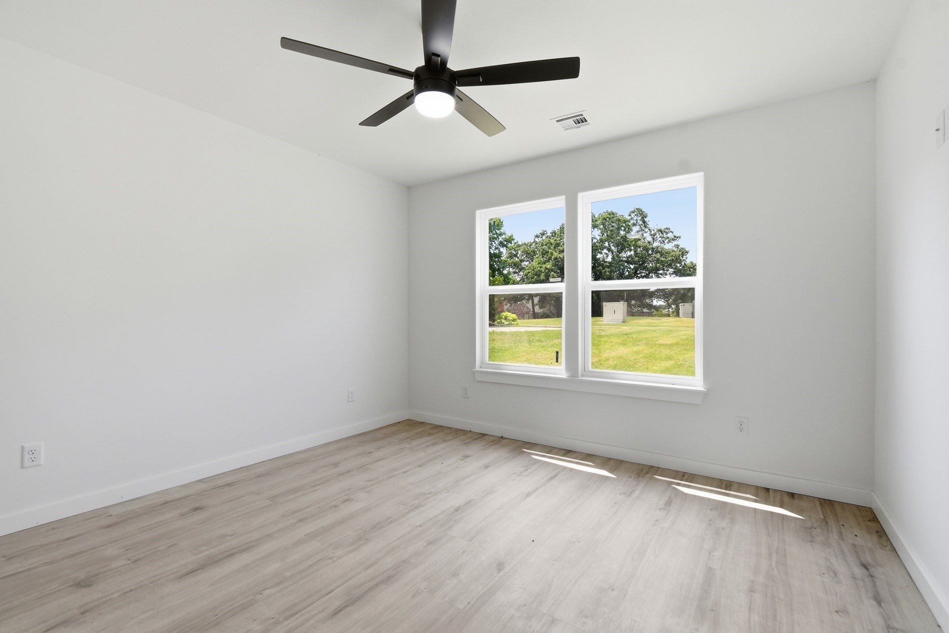 4001 Rolling Oaks Drive