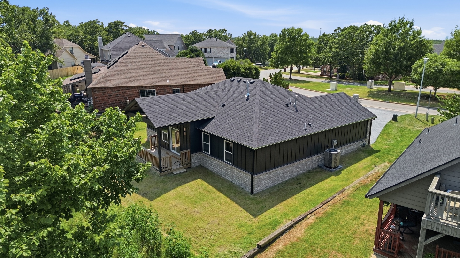 4001 Rolling Oaks Drive
