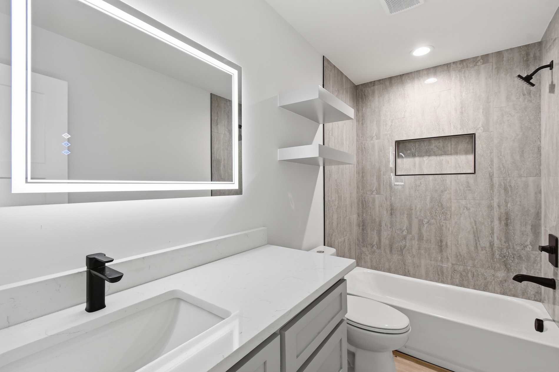 4001 Rolling Oaks Drive