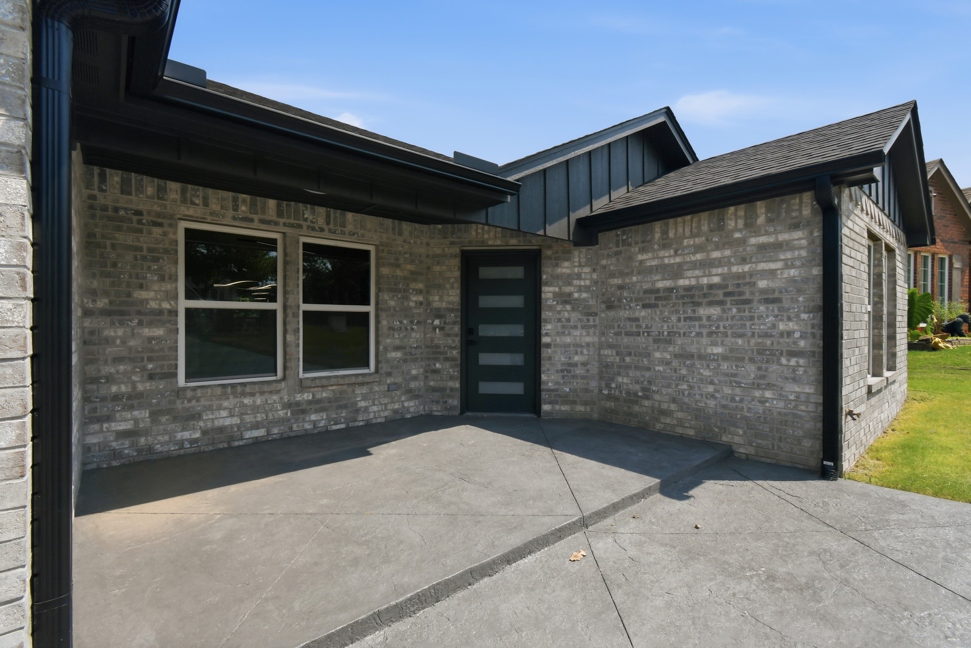 4001 Rolling Oaks Drive