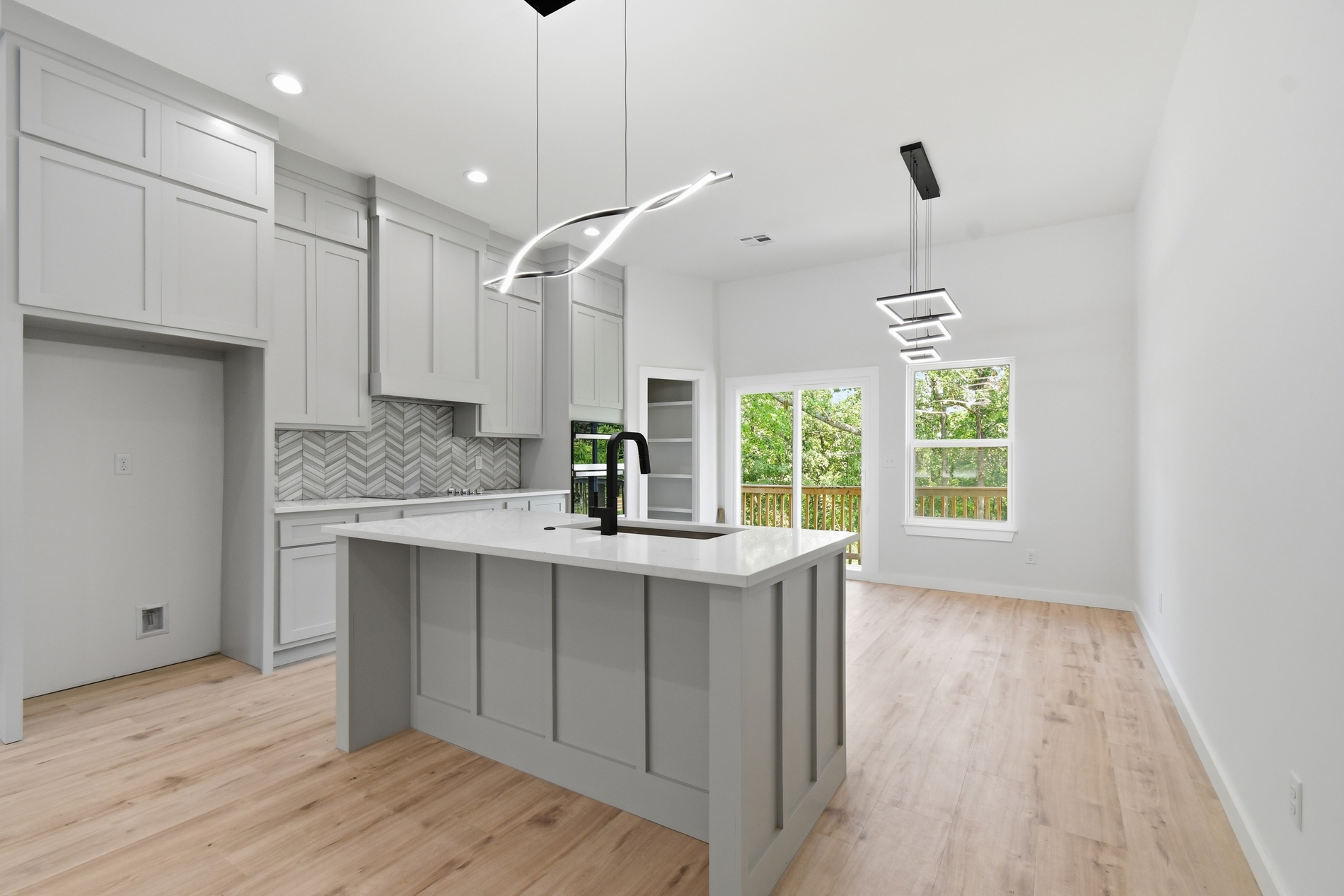4001 Rolling Oaks Drive