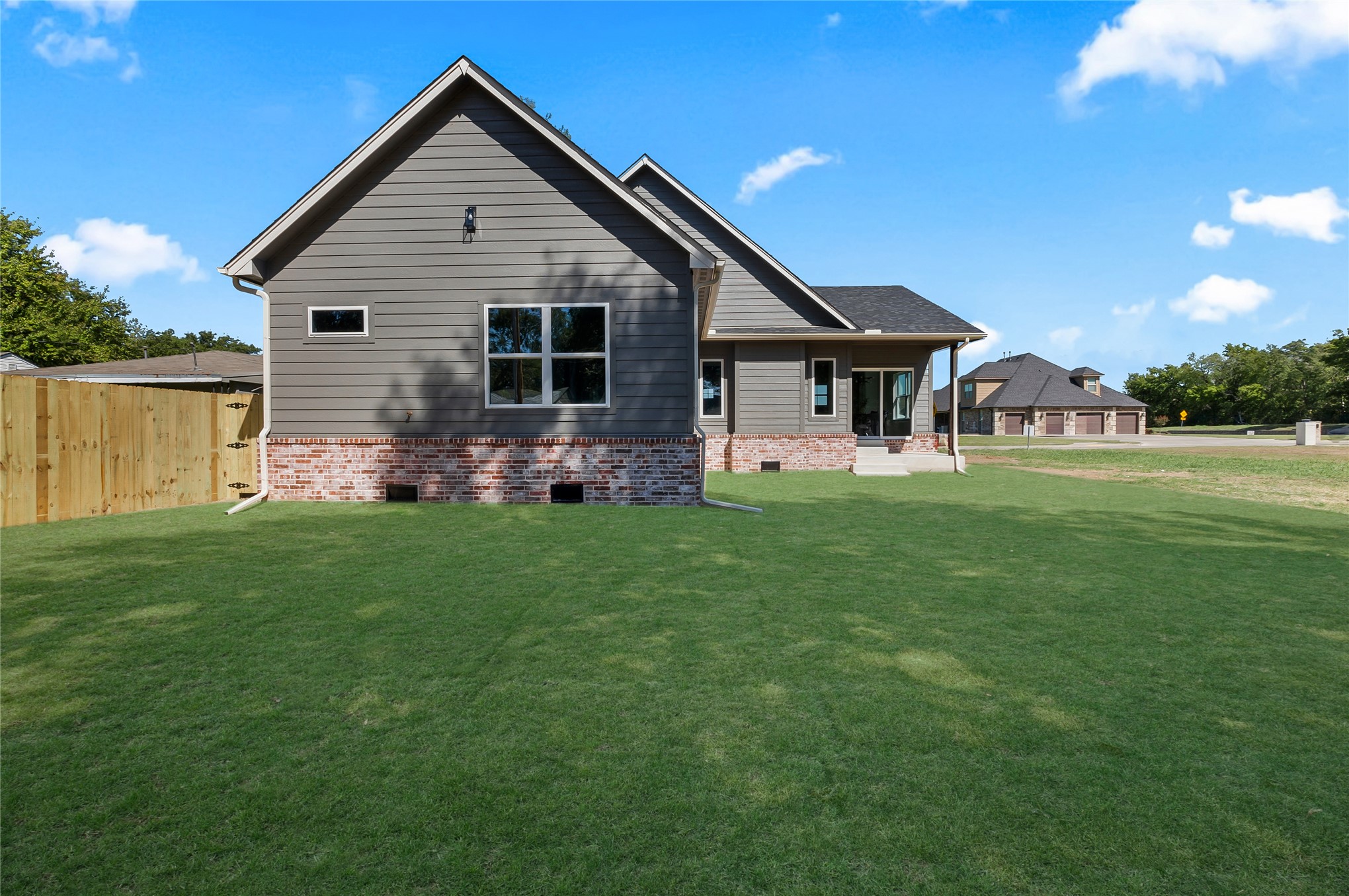 620 E Seminole Place