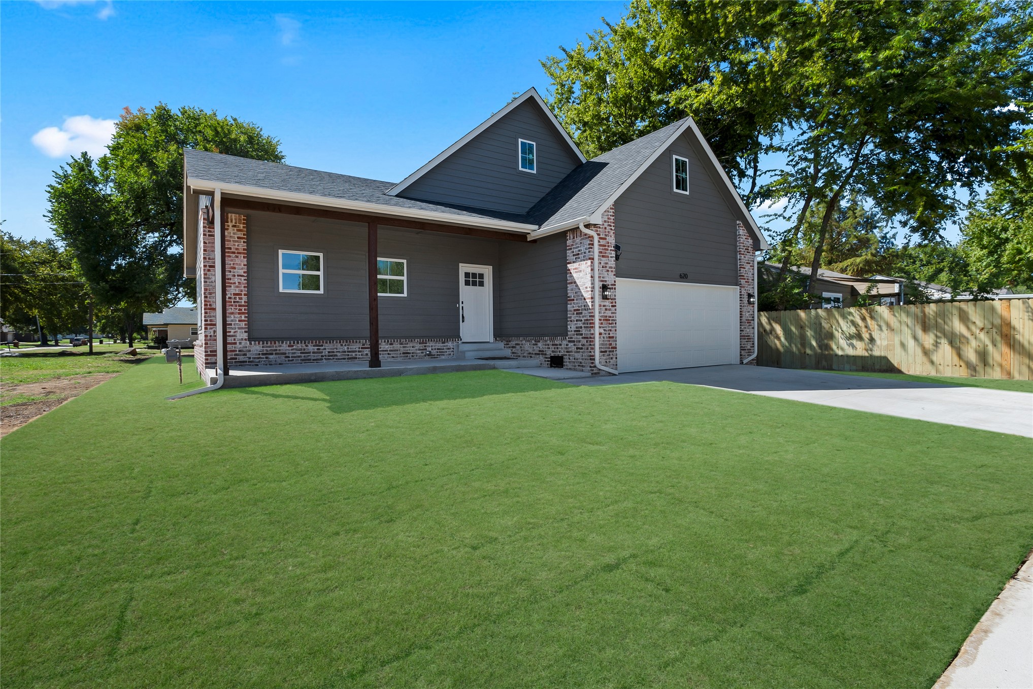 620 E Seminole Place