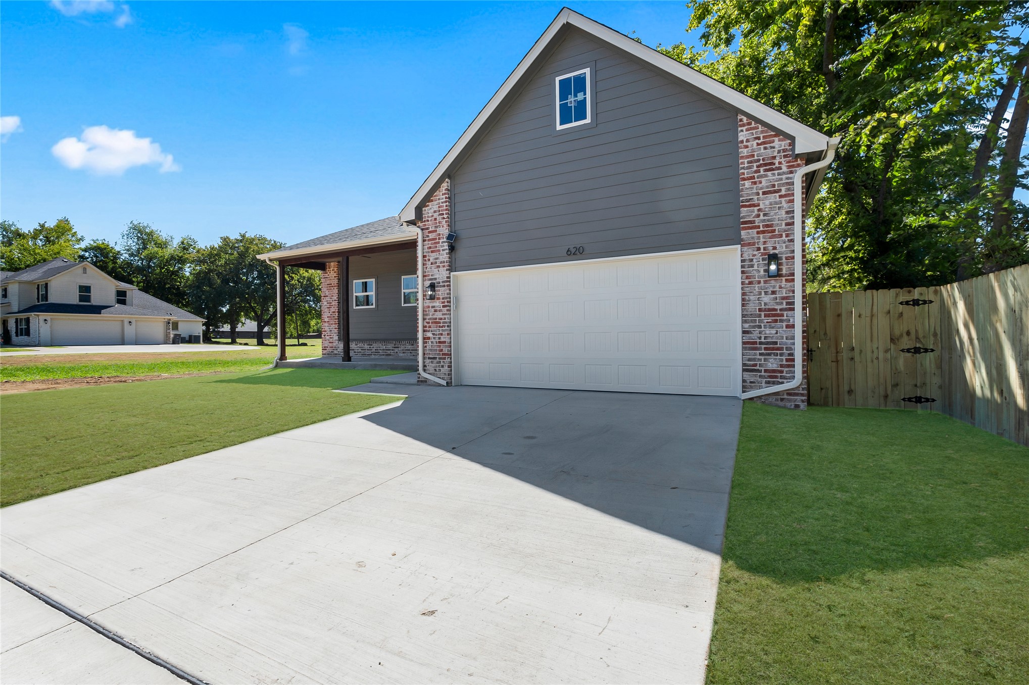 620 E Seminole Place