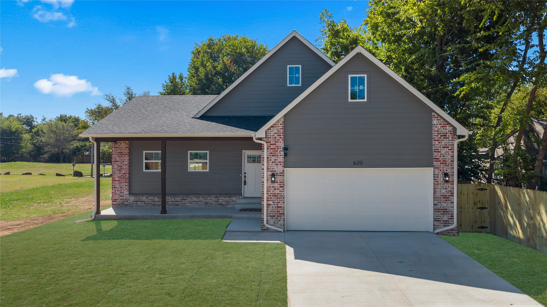 620 E Seminole Place
