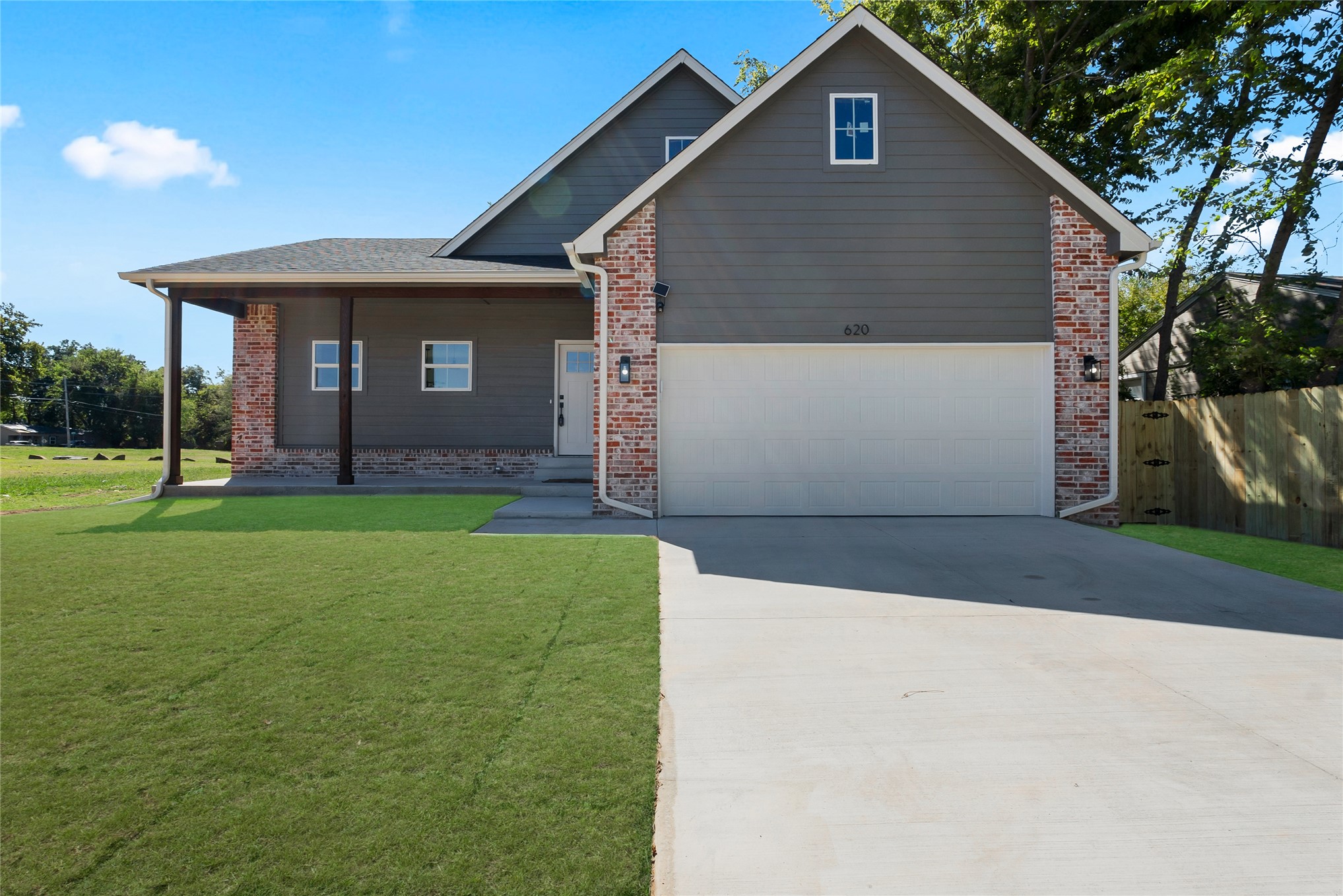 620 E Seminole Place