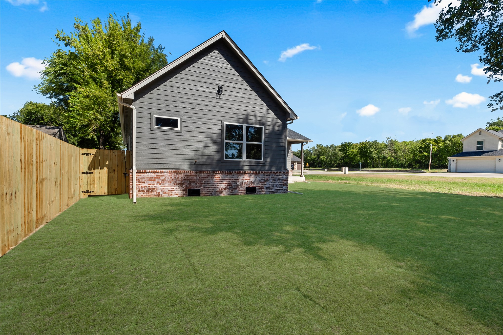 620 E Seminole Place