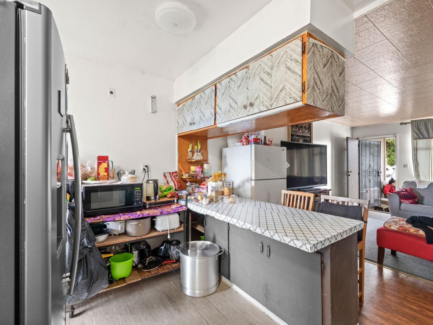 19064 Standish Avenue