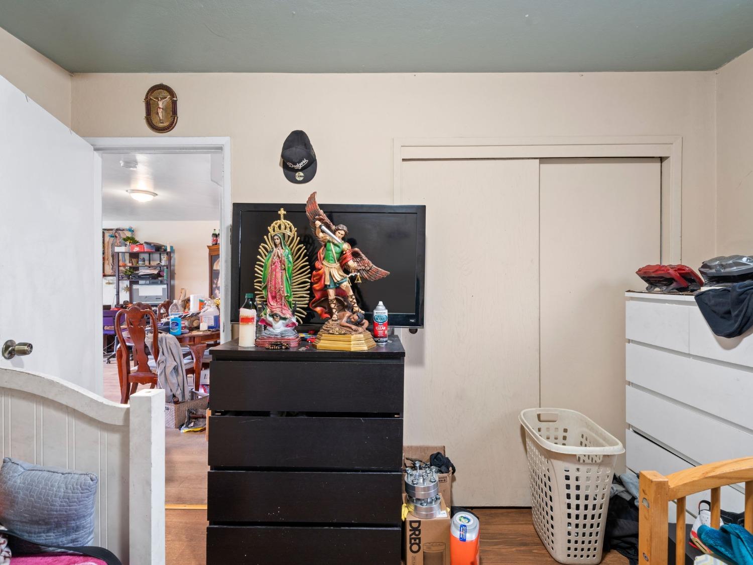 19064 Standish Avenue