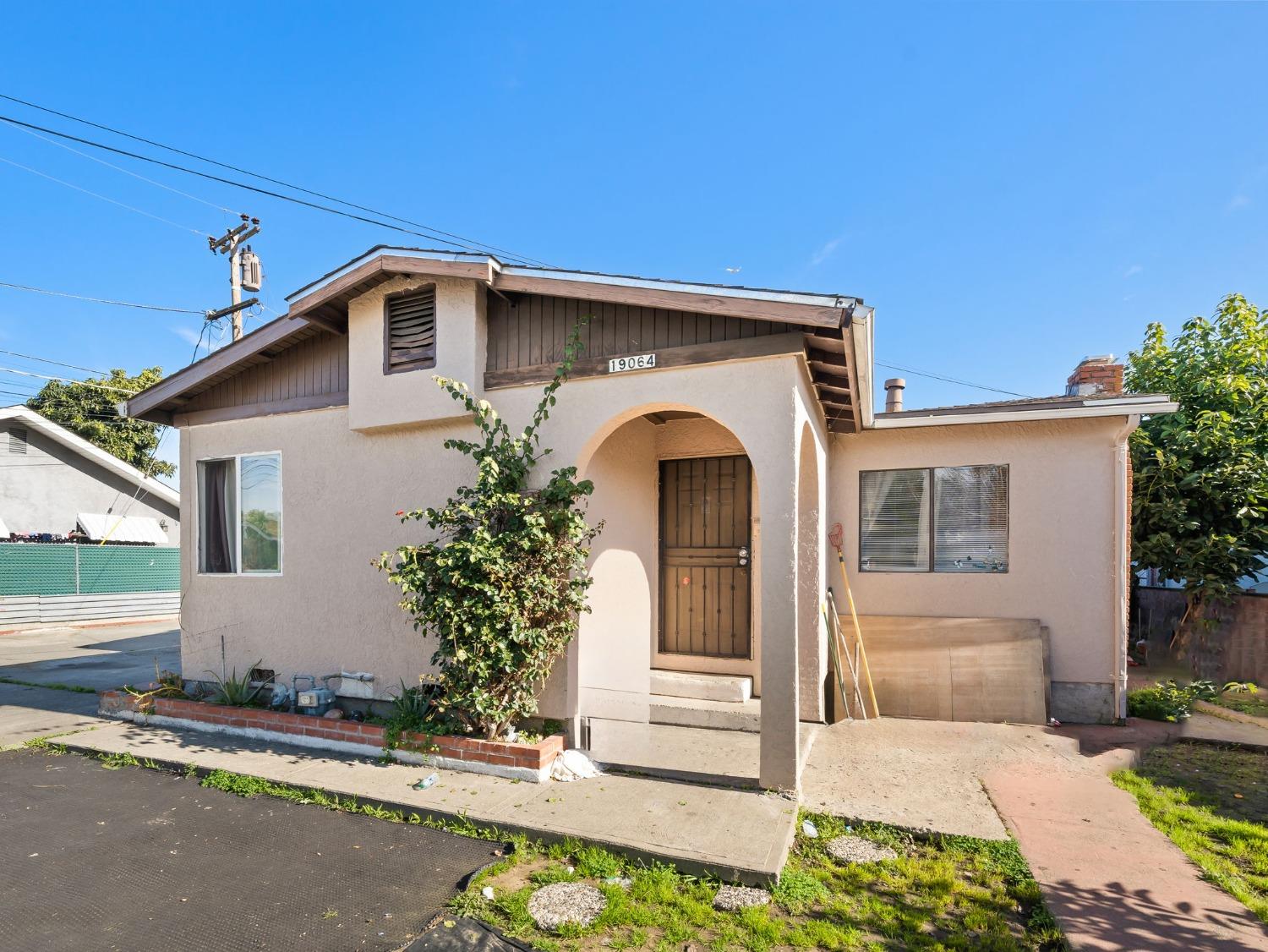 19064 Standish Avenue