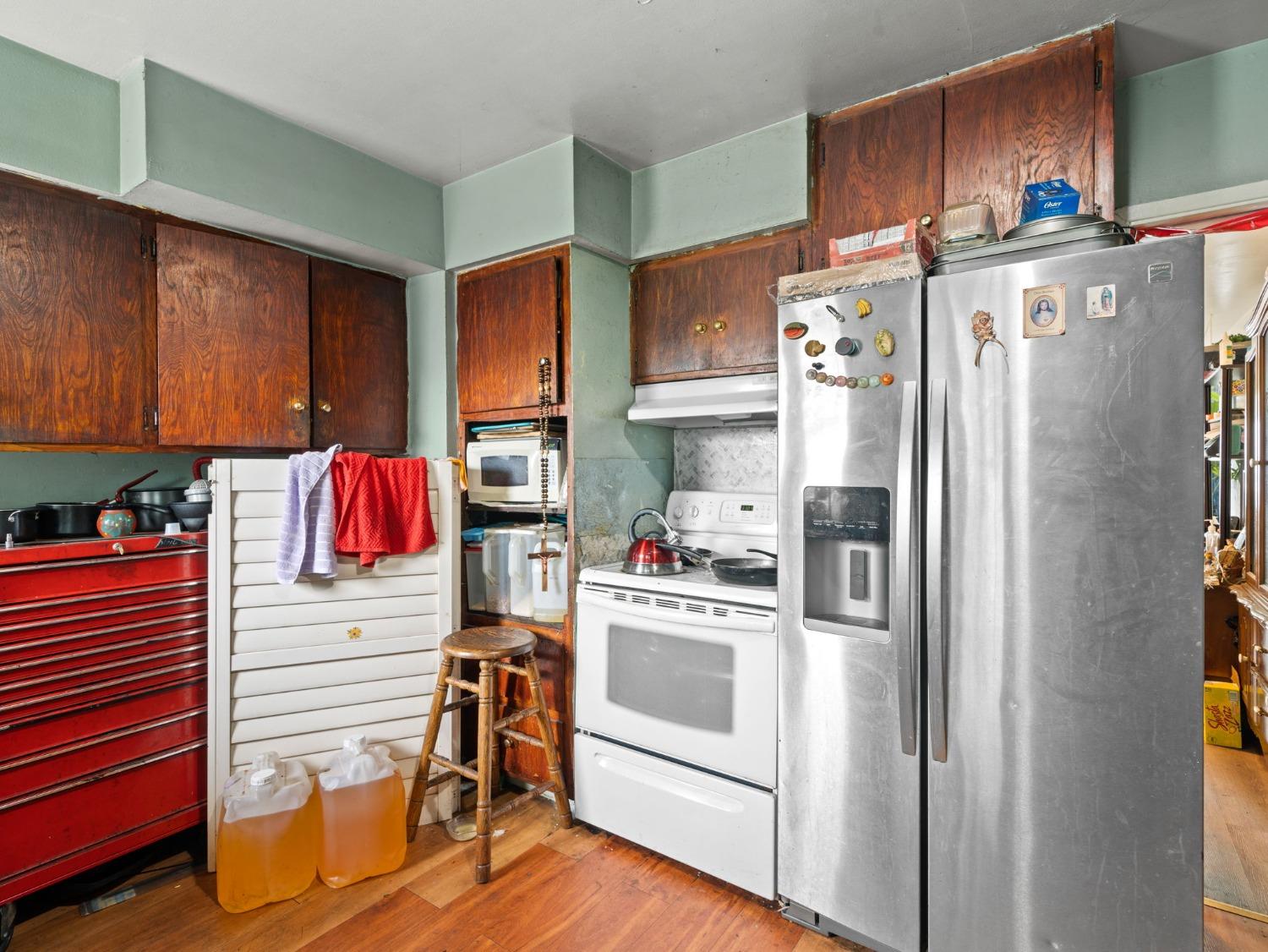 19064 Standish Avenue