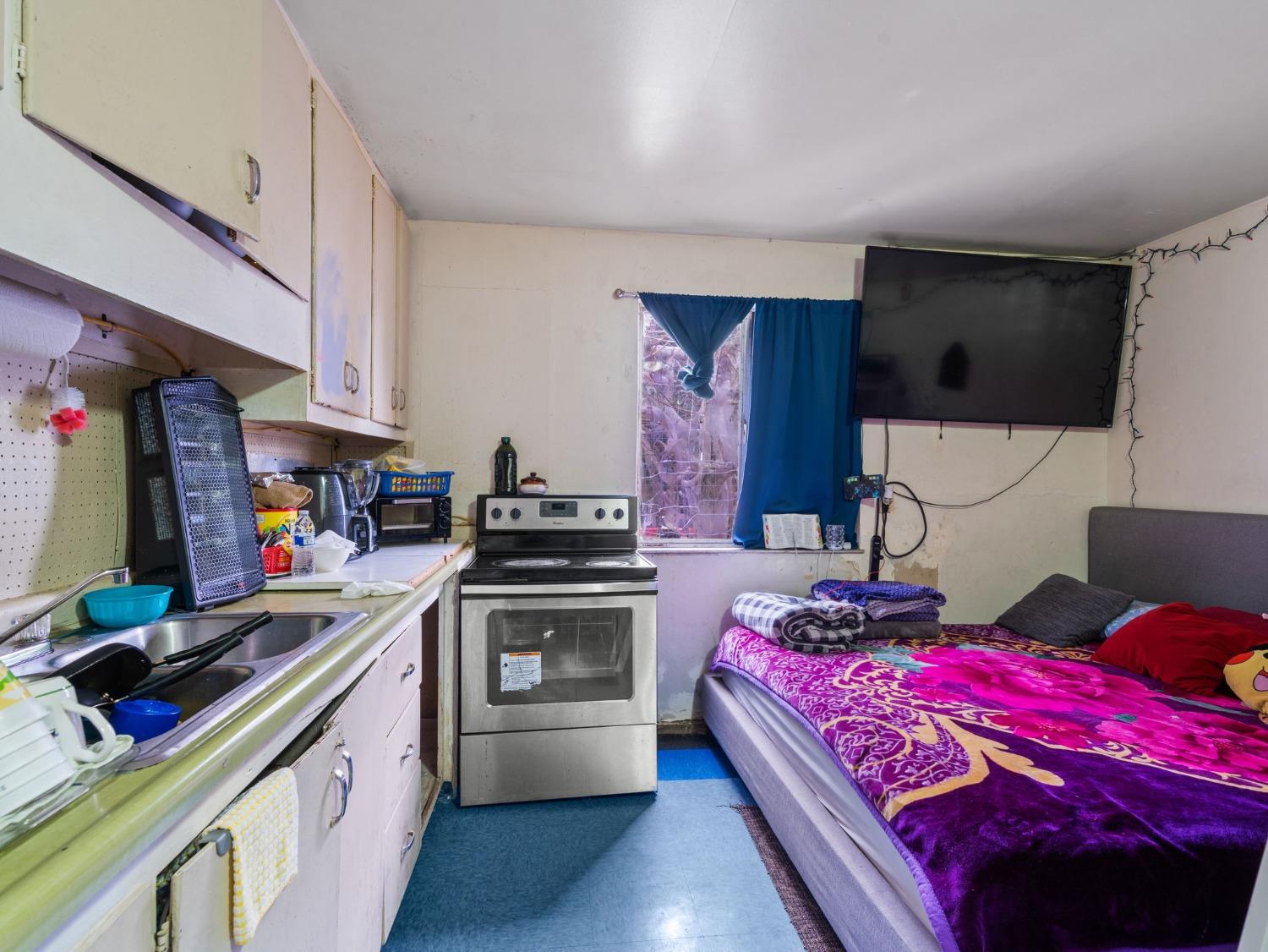 19064 Standish Avenue