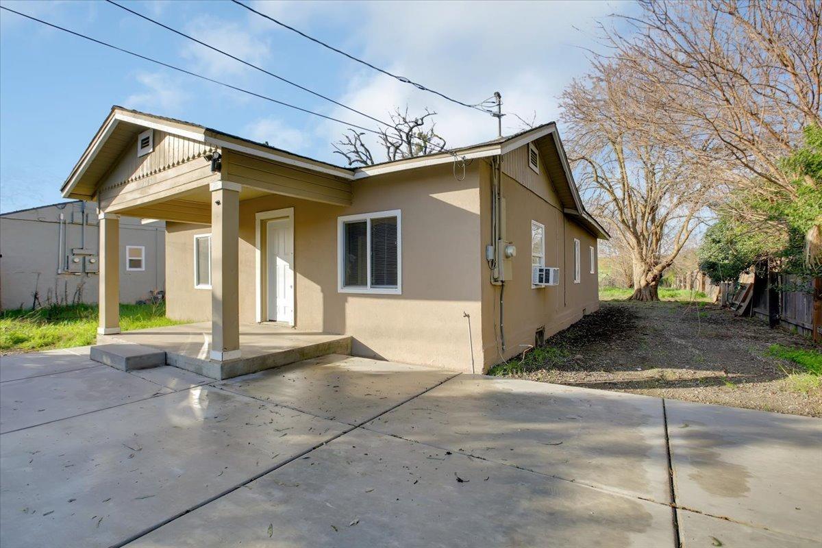 5704 Riverside Drive