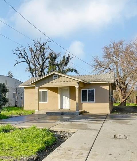 5704 Riverside Drive