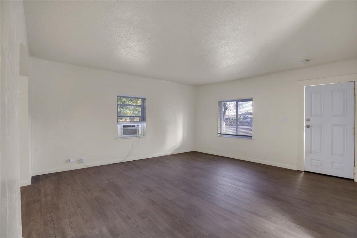 5704 Riverside Drive