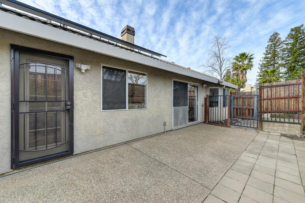 5738 River Run Circle