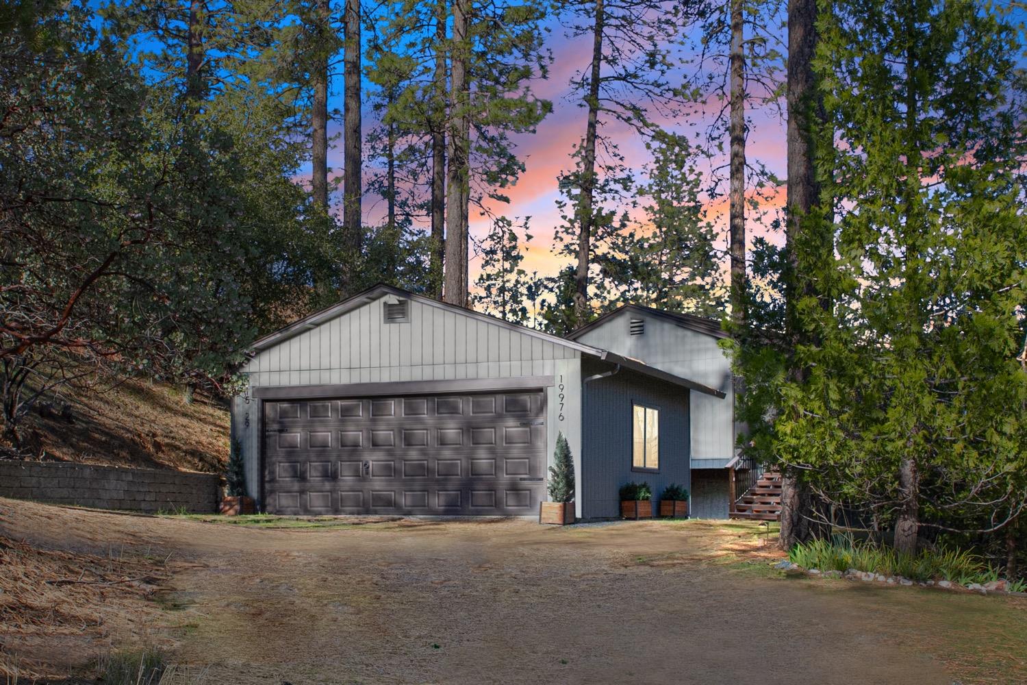 19976 Ridgecrest Way