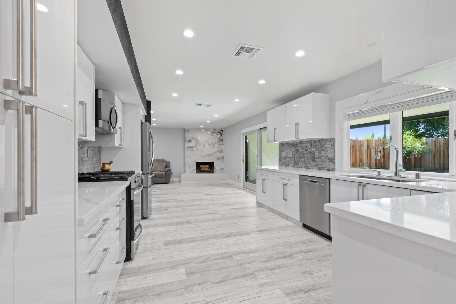 8117 Glen Canyon Court