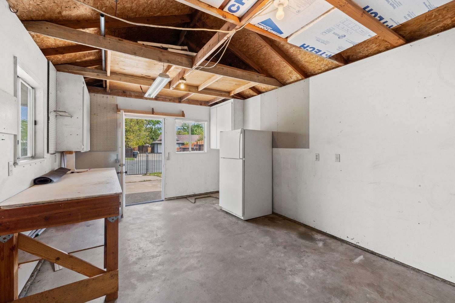 1802 Los Robles Boulevard