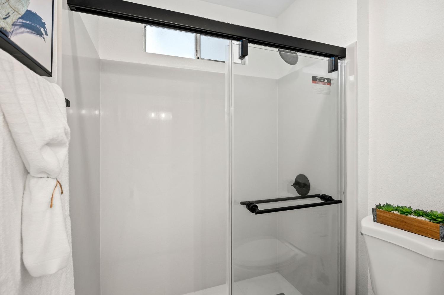 1802 Los Robles Boulevard