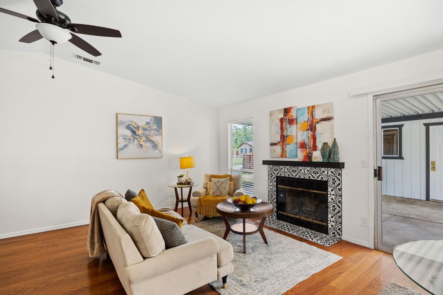 1802 Los Robles Boulevard