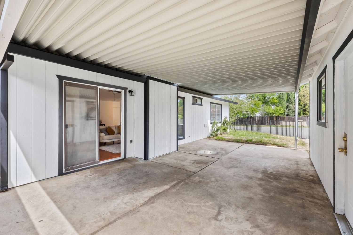 1802 Los Robles Boulevard