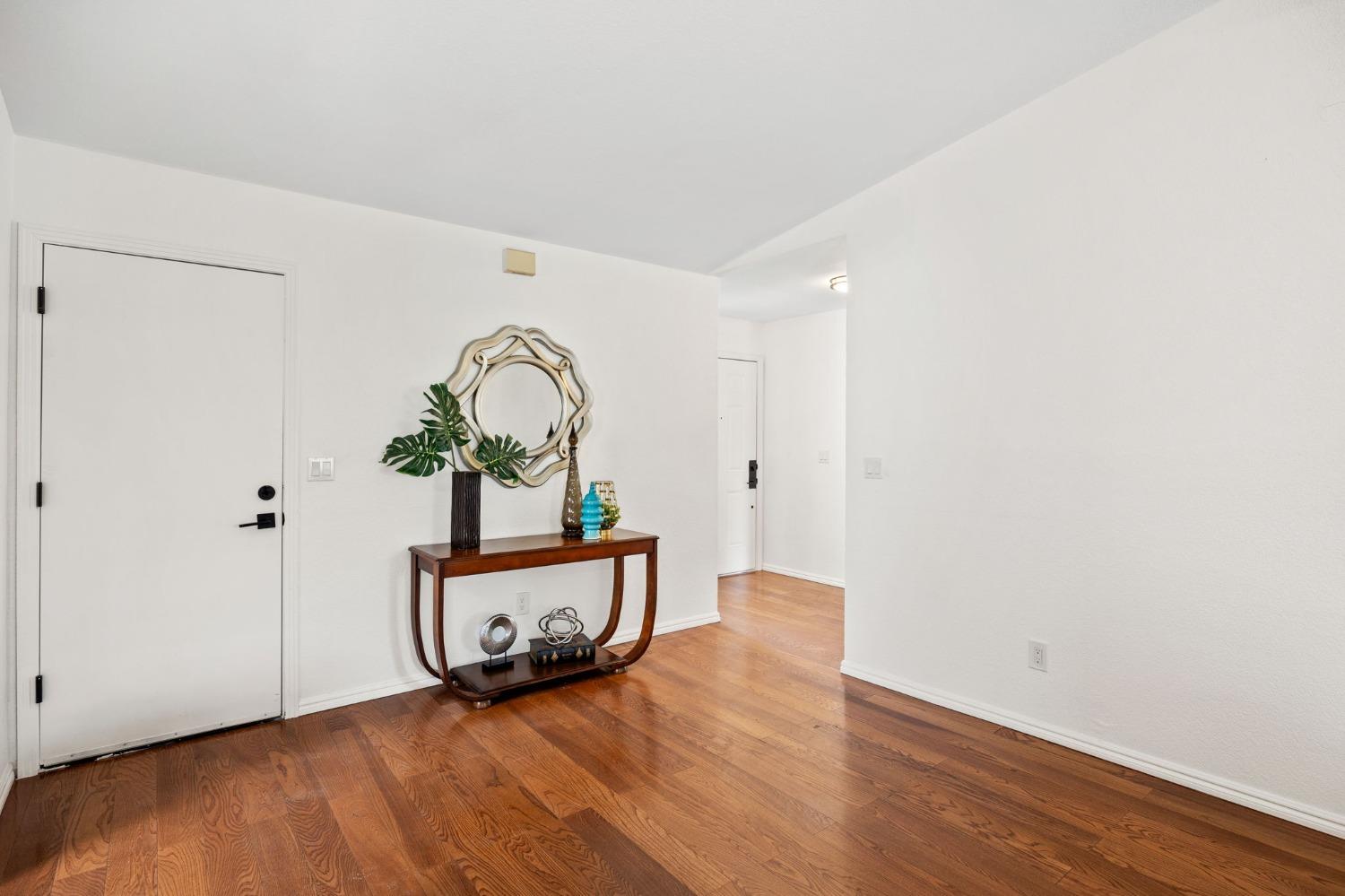 1802 Los Robles Boulevard