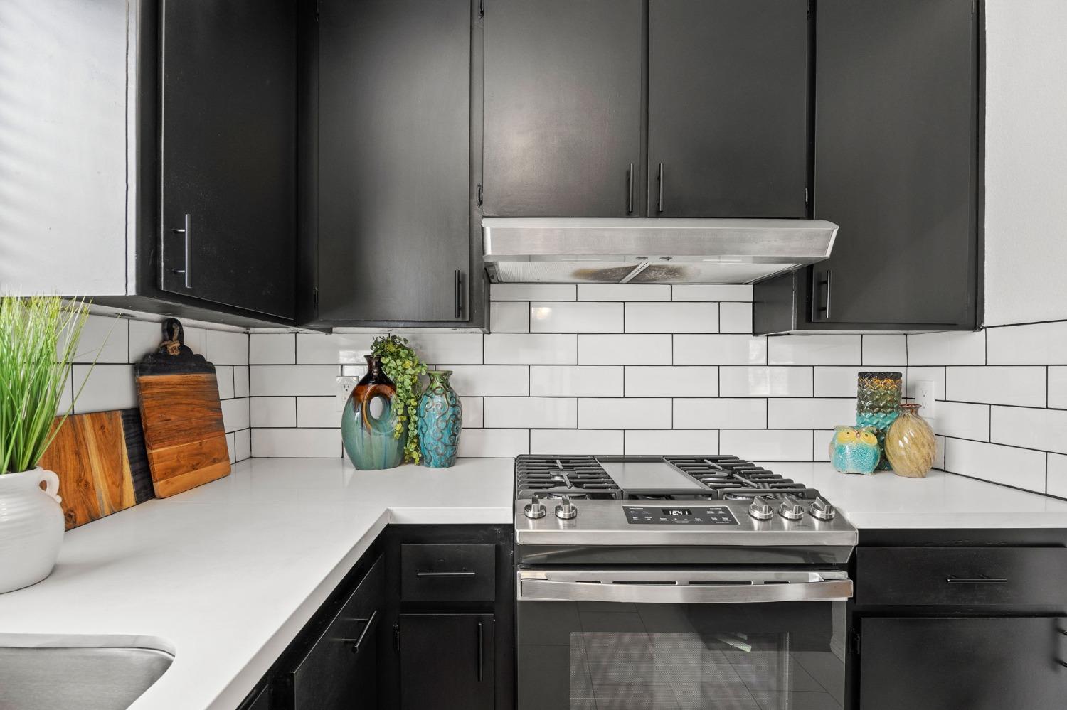 1802 Los Robles Boulevard