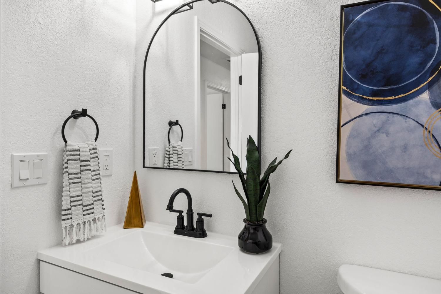 1802 Los Robles Boulevard