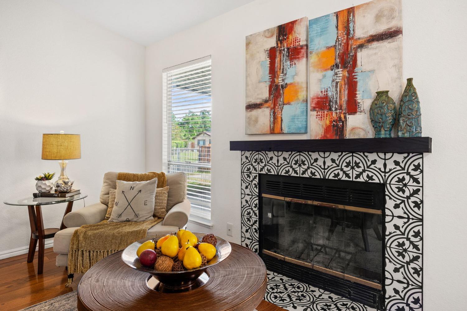 1802 Los Robles Boulevard