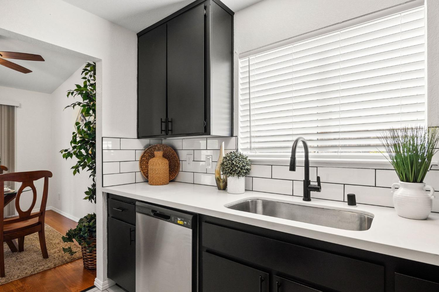 1802 Los Robles Boulevard