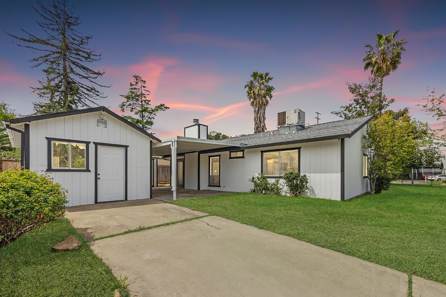 1802 Los Robles Boulevard