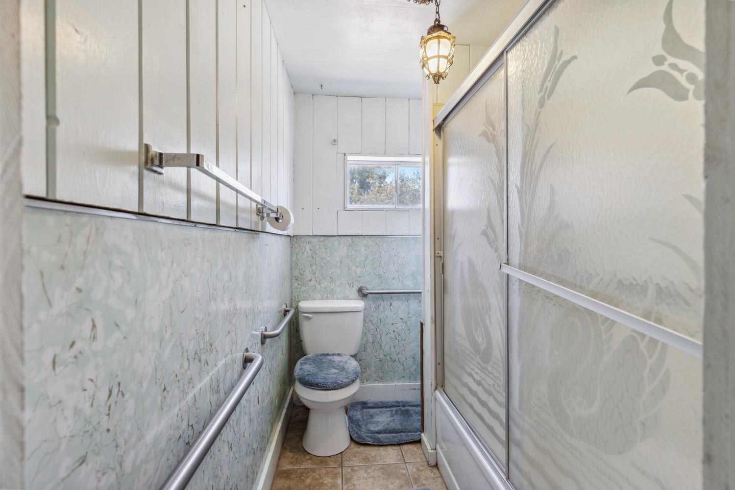 9348 Golden Gate Avenue