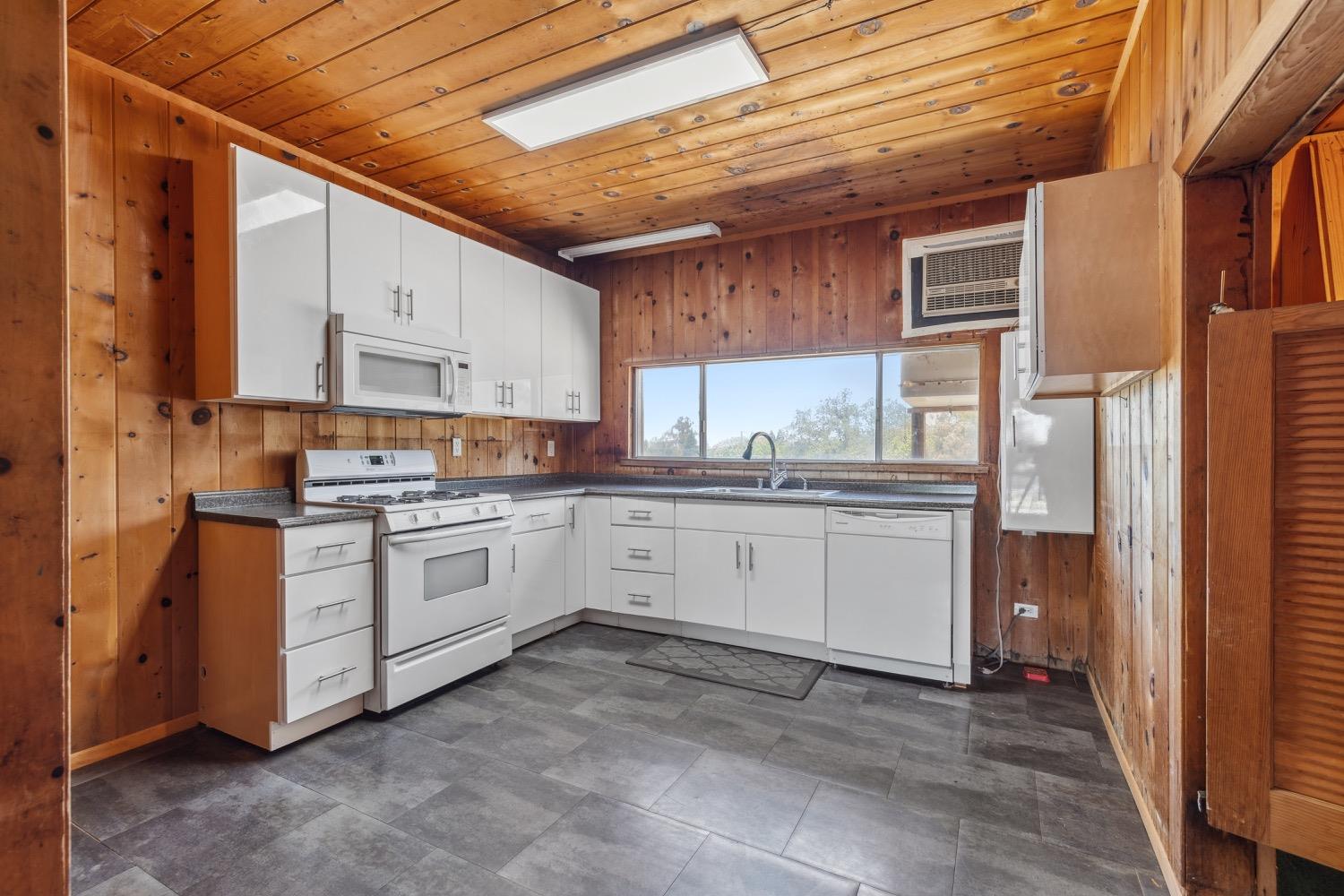 9348 Golden Gate Avenue