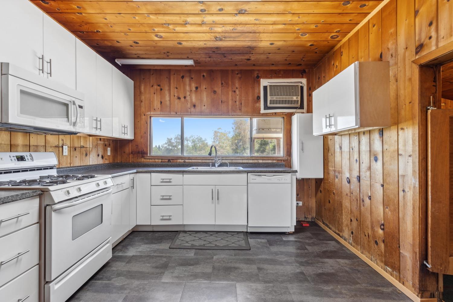 9348 Golden Gate Avenue